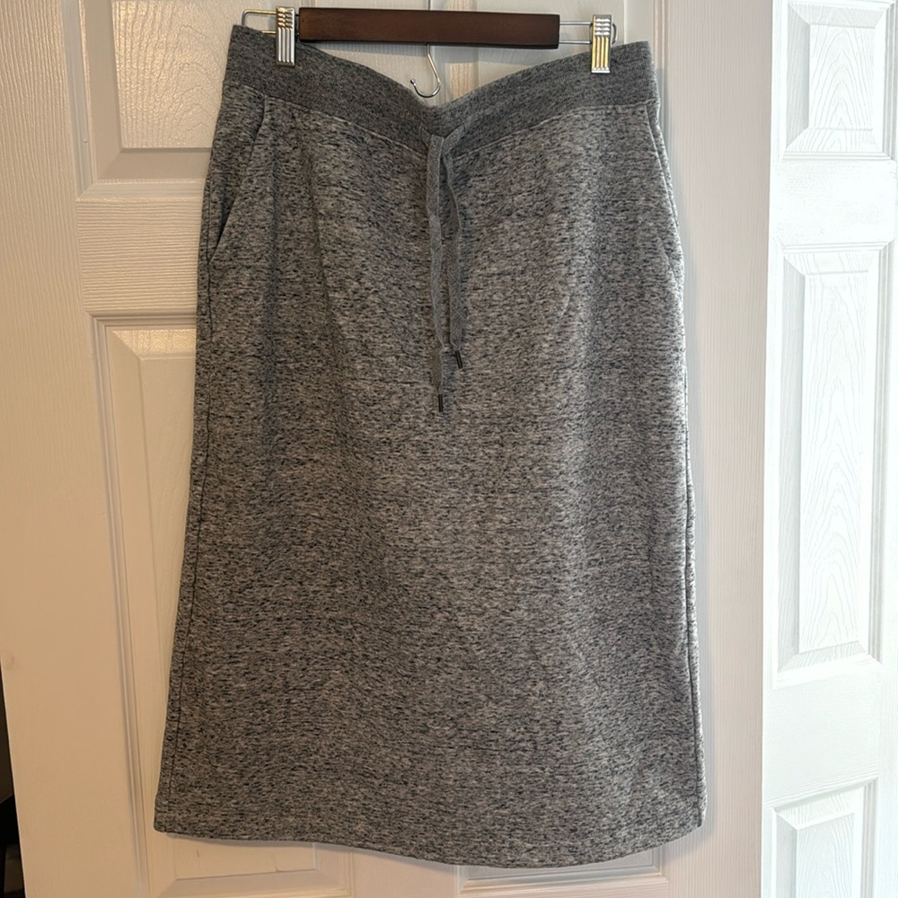 Uniqlo Sweatshirt midi skirt
